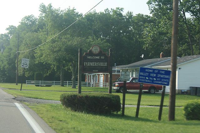 Welcome to Farmersville sign